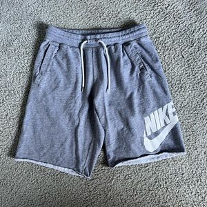 Nike Shorts 9”